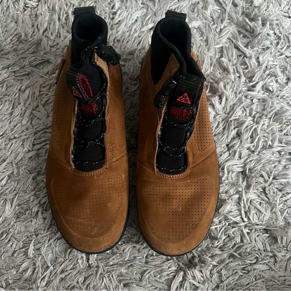 Nike ACG Ruckel Ridge Sneakers - Picture 2 of 8